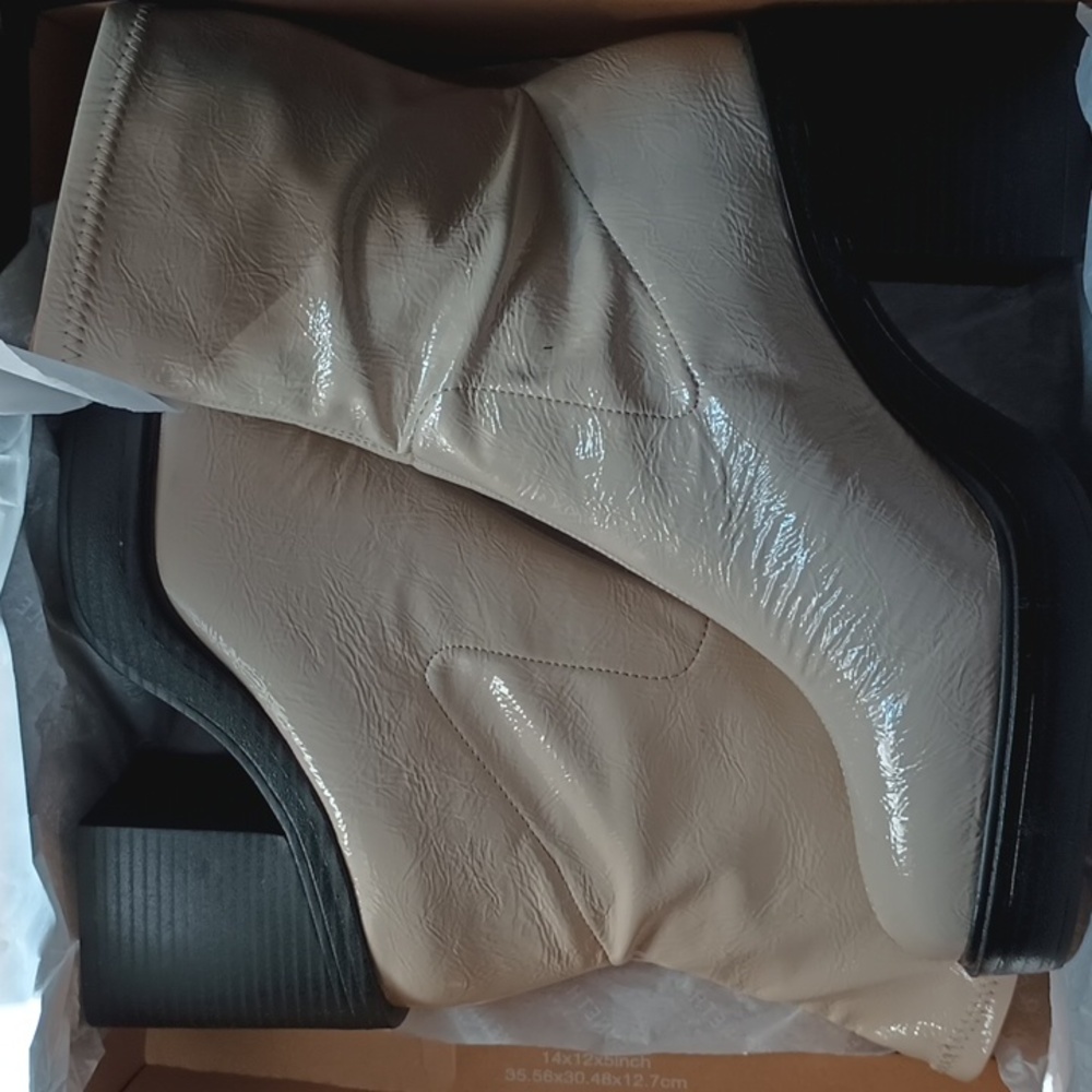 NEW! Kenneth Cole Cream Platform Bootie 9.5 Pull On - Picture 4 of 6